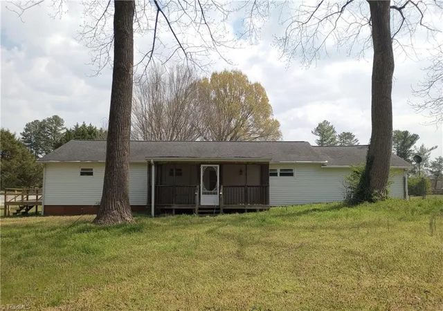 Homes for sale in Liberty, NC | 4077 Ramseur Julian Rd, Liberty, NC 27298 | MLS# 1213447