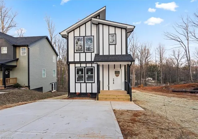 Homes for sale in Statesville, NC | 533 Crowell Ave, Statesville, NC 28677 | MLS# 1209943
