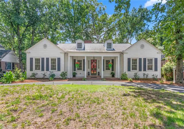 Photo 1 of Single family home for sale at 403 Spring St, Thomasville, NC 27360 | MLS# 1230119 | Listing updated on 2026-09-20