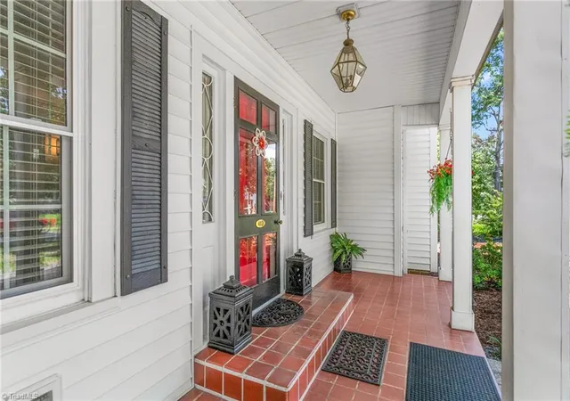 Photo 4 of Single family home for sale at 403 Spring St, Thomasville, NC 27360 | MLS# 1230119 | Listing updated on 2026-09-20