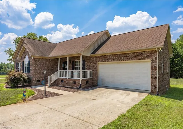 Photo 2 of Single family home for sale at 514 Honeysuckle Ridge, Asheboro, NC 27205 | MLS# 1228221 | Listing updated on 2026-09-12