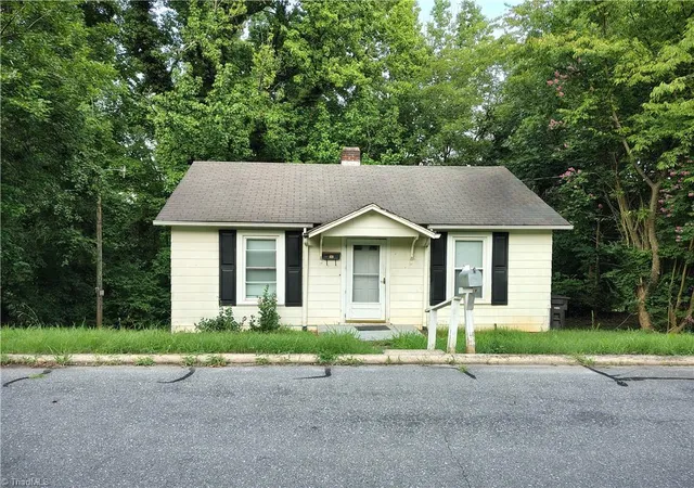 Photo 1 of Single family home for sale at 1001 Lane St, Reidsville, NC 27320 | MLS# 1227715 | Listing updated on 2026-08-29