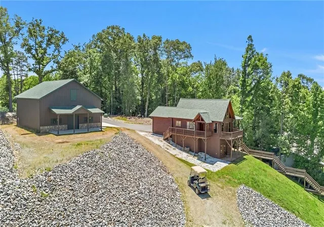 Photo 2 of Single family home for sale at 318 Heron Point Dr, Wilkesboro, NC 28697 | MLS# 1219320 | Listing updated on 2026-08-28