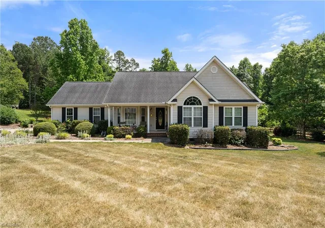 Homes for sale in Randleman, NC | 1281 Barker Dr, Randleman, NC 27317 | MLS# 1222169