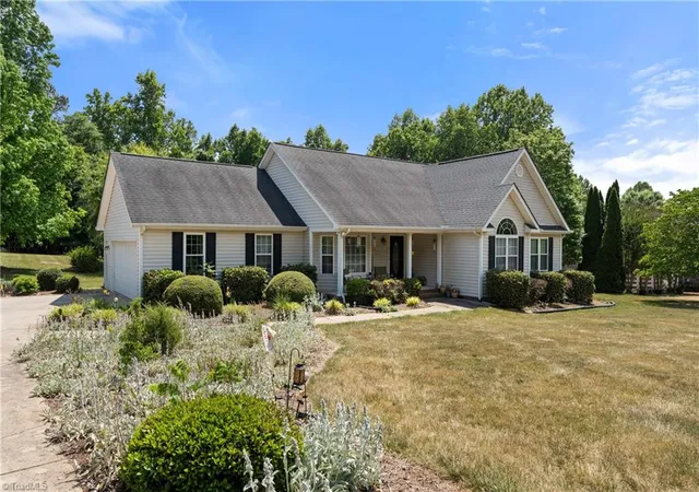 Homes for sale in Randleman, NC | 1281 Barker Dr, Randleman, NC 27317 | MLS# 1222169