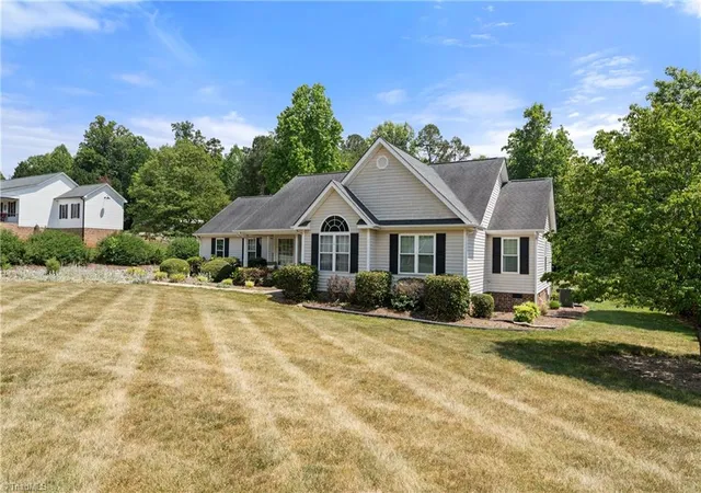 Homes for sale in Randleman, NC | 1281 Barker Dr, Randleman, NC 27317 | MLS# 1222169