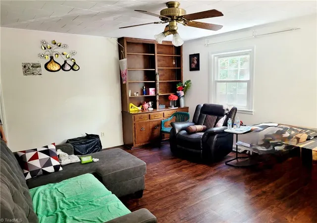 Photo 3 of Single family home for sale at 416 Cross St, Burlington, NC 27217 | MLS# 1233204 | Listing updated on 2026-08-29
