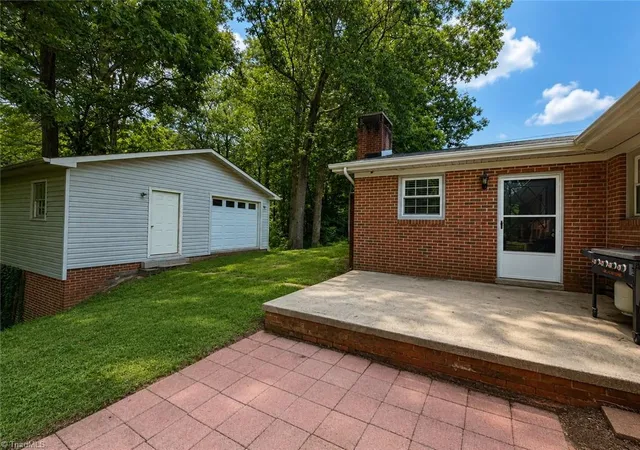 Photo 3 of Single family home for sale at 364 Sherwood Forest Dr, North Wilkesboro, NC 28659 | MLS# 1228170 | Listing updated on 2026-08-27