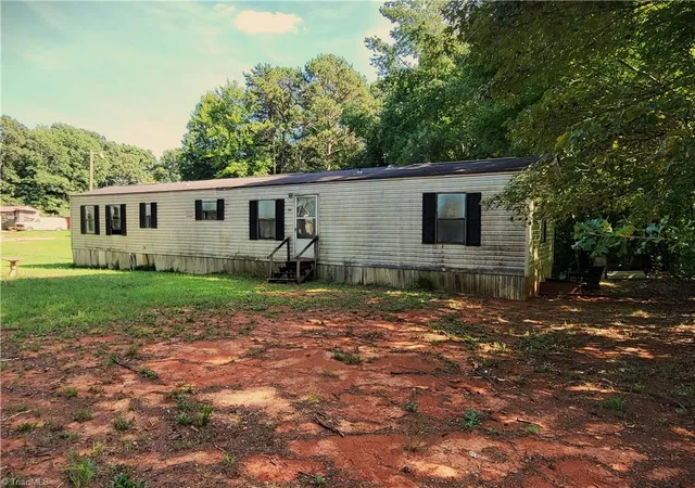 Photo 2 of Manufactured home for sale at 351 Robbins Ln, Lexington, NC 27292 | MLS# 1233996 | Listing updated on 2026-08-31