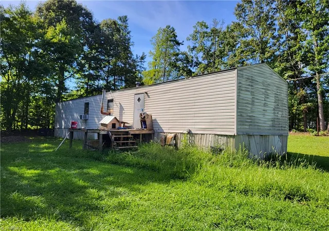 Photo 4 of Manufactured home for sale at 351 Robbins Ln, Lexington, NC 27292 | MLS# 1233996 | Listing updated on 2026-08-31