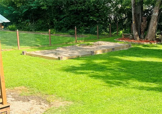 24th image of 535 E Haymore St, Mount Airy, NC 27030 | MLS# 1231806
