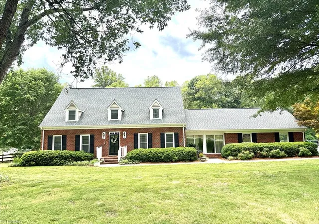 3rd image of 3110 Fairbluff Ct, Summerfield, NC 27358 | MLS# 1225906