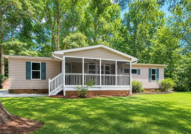 2nd image of 155 Trinity Dr, King, NC 27021 | MLS# 1229740