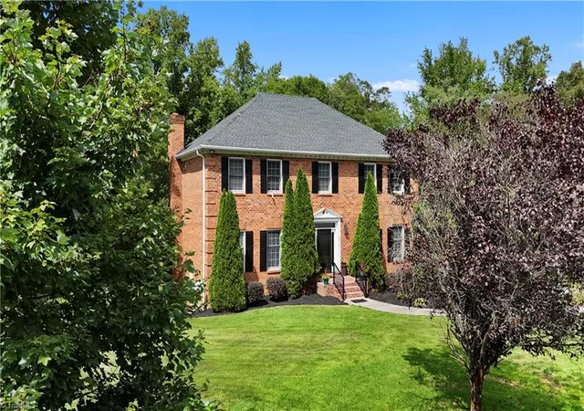Photo 3 of Single family home for sale at 6917 August Dr, Clemmons, NC 27012 | MLS# 1233798 | Listing updated on 2026-09-12