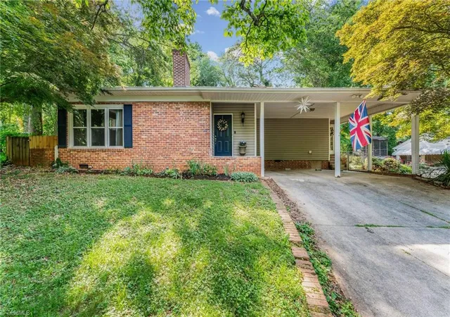 Homes for sale in Winston Salem, NC | 2519 Lullington Dr, Winston Salem, NC 27103 | MLS# 1222679