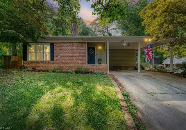 Homes for sale in Winston Salem, NC | 2519 Lullington Dr, Winston Salem, NC 27103 | MLS# 1222679