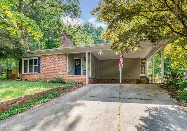Homes for sale in Winston Salem, NC | 2519 Lullington Dr, Winston Salem, NC 27103 | MLS# 1222679