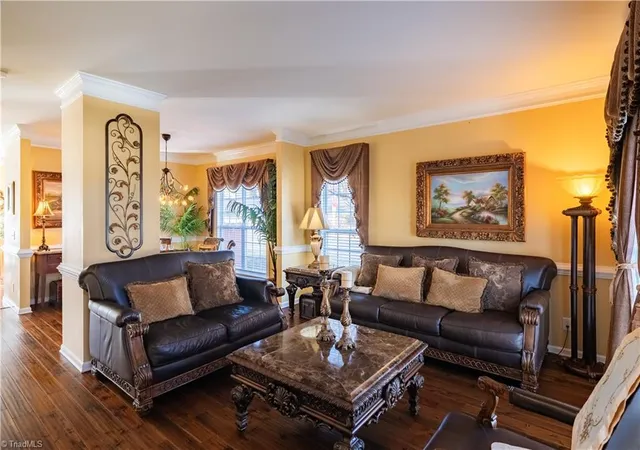 Photo 3 of Single family home for sale at 3809 Pkwy Vista Rd, Greensboro, NC 27409 | MLS# 1210136 | Listing updated on 2026-08-31