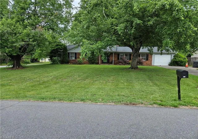 Homes for sale in King, NC | 214 Mountainbrook Dr, King, NC 27021 | MLS# 1222239