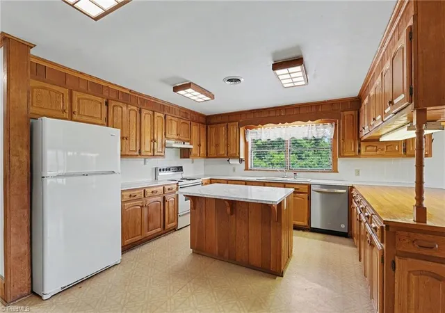Homes for sale in Liberty, NC | 5529 Hollow Hill Rd, Liberty, NC 27298 | MLS# 1226508