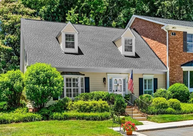 2nd image of 5 Fountain Manor Dr #A, Greensboro, NC 27405 | MLS# 1224493