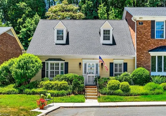 50th image of 5 Fountain Manor Dr #A, Greensboro, NC 27405 | MLS# 1224493