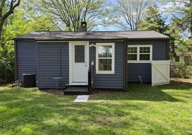Photo 3 of Single family home for sale at 1302 Elmer St, Greensboro, NC 27405 | MLS# 1215595 | Listing updated on 2026-08-27