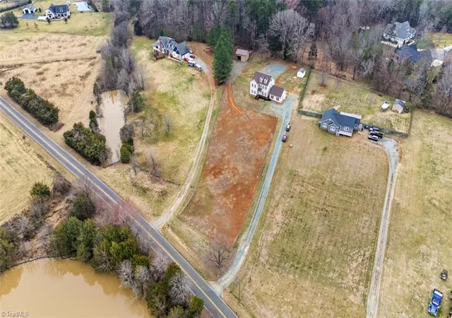 5th image of 4872 Thom Rd, Mebane, NC 27302 | MLS# 1210618