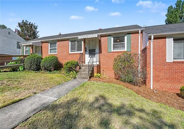 Photo 3 of Single family home for sale at 519 Overlook St, Greensboro, NC 27403 | MLS# 1228926 | Listing updated on 2026-08-19