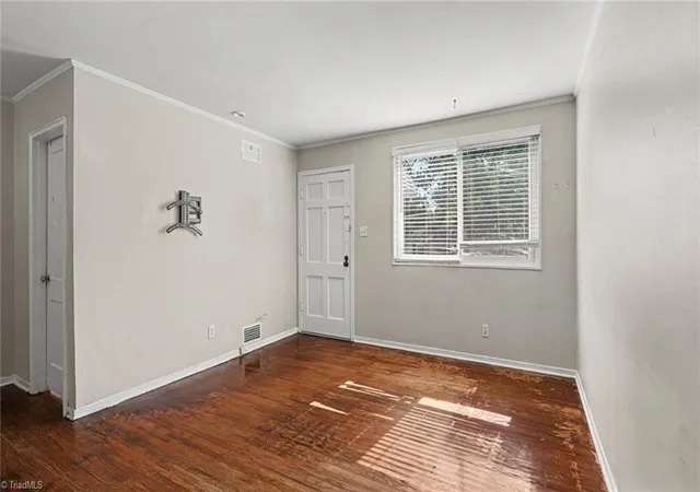 Photo 3 of Single family home for sale at 519 Overlook St, Greensboro, NC 27403 | MLS# 1228926 | Listing updated on 2026-10-04