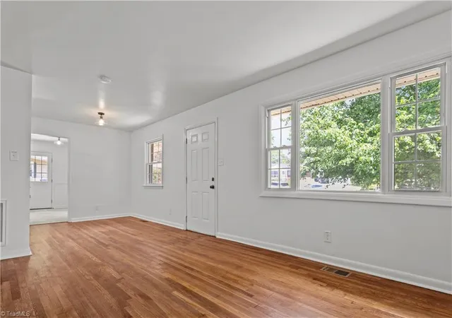 3rd image of 506 Rosebriar Ct, Greensboro, NC 27407 | MLS# 1218460