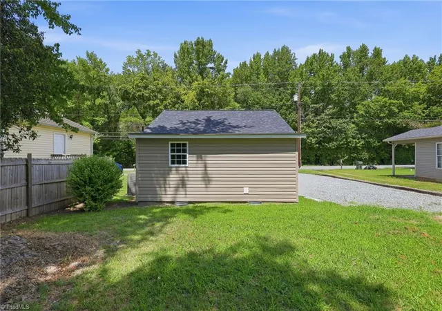 2nd image of 6012 Ball Park Rd, Thomasville, NC 27360 | MLS# 1231528