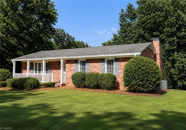 2nd image of 1379 Lynndale Dr, Winston Salem, NC 27106 | MLS# 1231659