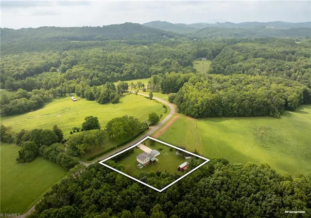 3rd image of 205 Snody Rd, Mount Airy, NC 27030 | MLS# 1227842