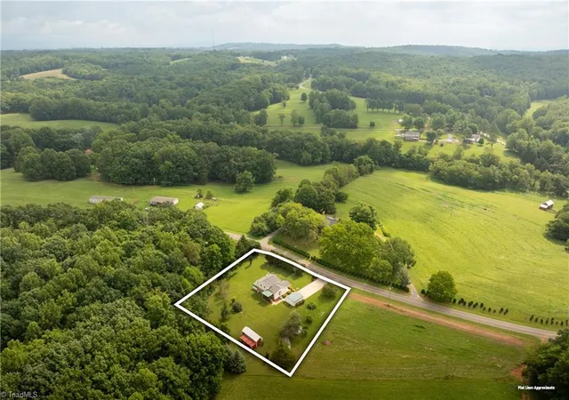 4th image of 205 Snody Rd, Mount Airy, NC 27030 | MLS# 1227842