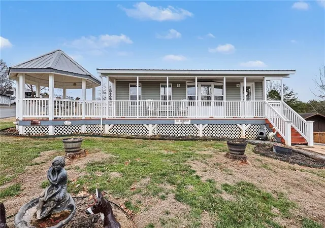 2nd image of 121 Grand View Dr, New London, NC 28127 | MLS# 1209326