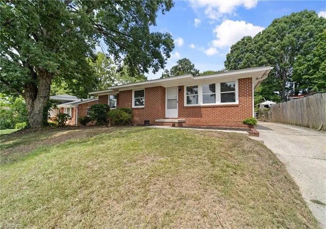 Photo 2 of Sale Pending at 1814 W Meadowview Rd, Greensboro, NC 27403 | MLS# 1233384 | Listing updated on 2026-09-11