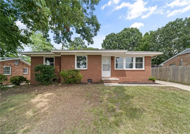 Photo 3 of Sale Pending at 1814 W Meadowview Rd, Greensboro, NC 27403 | MLS# 1233384 | Listing updated on 2026-09-11