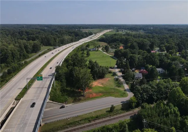 3rd image of 530 Elliott Rd, Kernersville, NC 27284 | MLS# 1231703