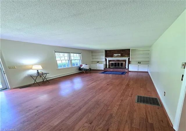 Photo 5 of Single family home for sale at 406 Laurel Mountain Rd, North Wilkesboro, NC 28659 | MLS# 1230585 | Listing updated on 2026-08-24