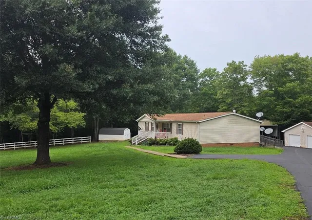 2nd image of 391 Oak Hill Farm Rd, Pelham, NC 27311 | MLS# 1229571