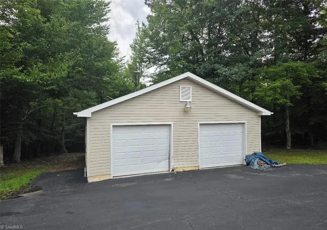 3rd image of 391 Oak Hill Farm Rd, Pelham, NC 27311 | MLS# 1229571