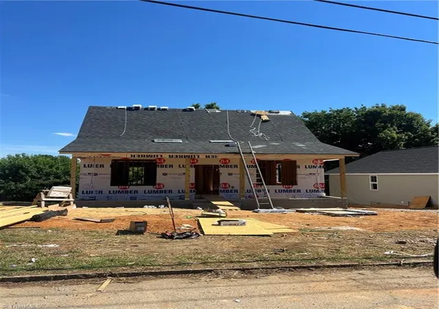 2nd image of 915 Redding Dr, High Point, NC 27260 | MLS# 1224630