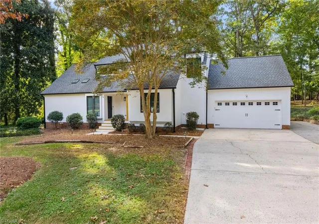 3rd image of 5928 Woodfield Dr, Kernersville, NC 27284 | MLS# 1218087