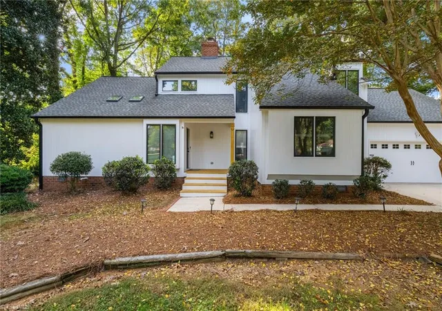 4th image of 5928 Woodfield Dr, Kernersville, NC 27284 | MLS# 1218087