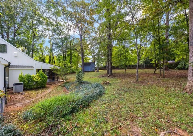 5th image of 5928 Woodfield Dr, Kernersville, NC 27284 | MLS# 1218087