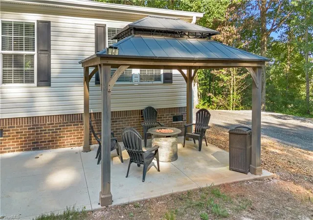 Photo 4 of Manufactured home for sale at 1930 Elk Shls Church Loop, Stony Point, NC 28678 | MLS# 1230922 | Listing updated on 2026-09-03