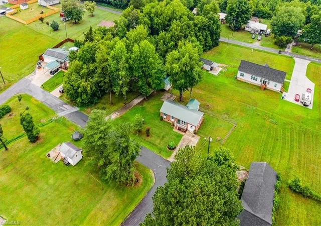3rd image of 545 Maplewood Cir, Liberty, NC 27298 | MLS# 1229054