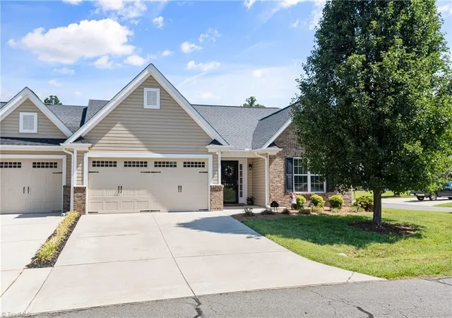 Homes for sale in Clemmons, NC | 6210 Queens Gate Ct, Clemmons, NC 27012 | MLS# 1227058