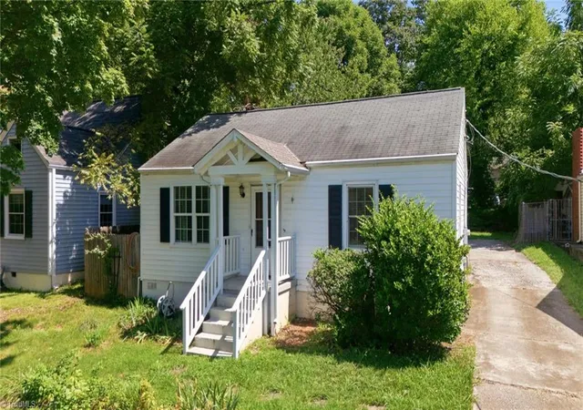 Photo 4 of Single family home for sale at 717 S Holden Rd, Greensboro, NC 27407 | MLS# 1229190 | Listing updated on 2026-08-01